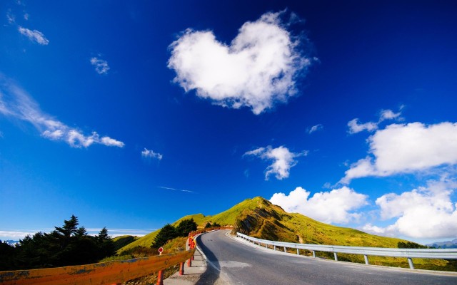 hearty-cloud-road